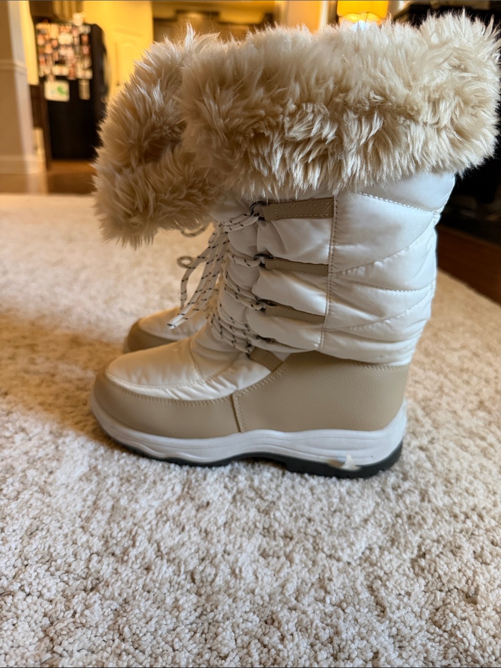 Dream Pairs Women's Winter Snow Boots in Cream and Tan Women’s size 8